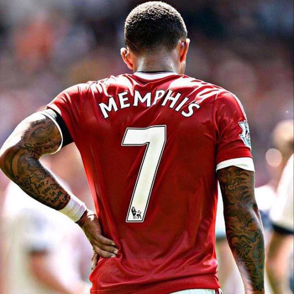 Nem mesmo a lendária camisa 7 fez com que Depay ganhasse minutos nesta temporada pelo United | Foto: Facebook/Memphis Depay